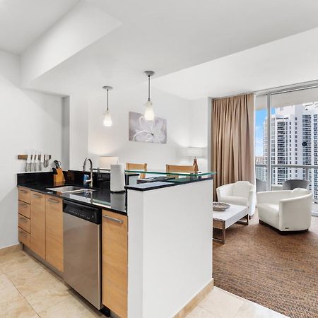 Above It All - A Luxurious Penthouse With High Ceilings Sunny Isles Beach Exterior foto