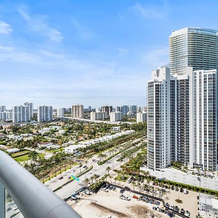 Above It All - A Luxurious Penthouse With High Ceilings Sunny Isles Beach Exterior foto